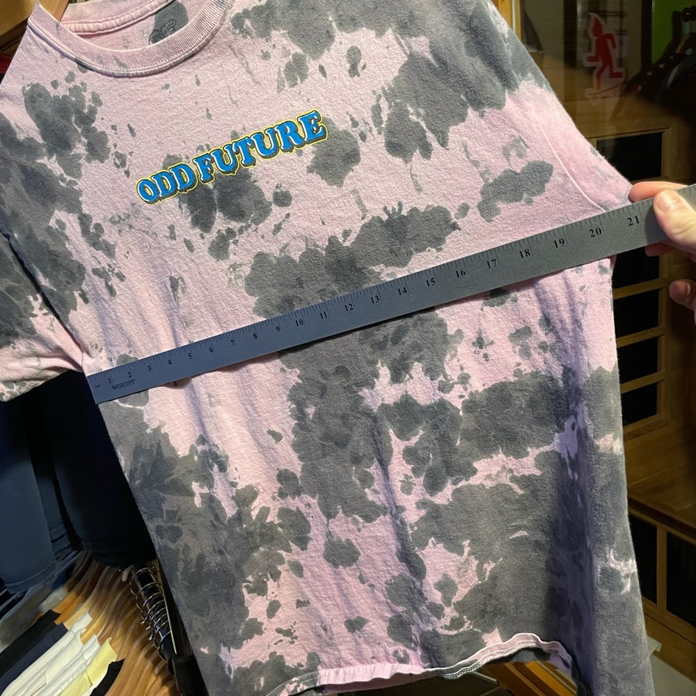 Santa Cruz odd future donuts size large pink, and black tie dye - Picture 2 of 7